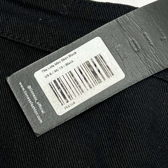 LIONESS Lola Black Denim Mini Skirt NWT Women's Size 6 Front Slit - Picture 4 of 8